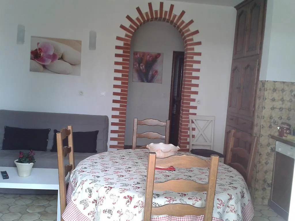 Villa Calabrisella Lescure-d'Albigeois 0*,